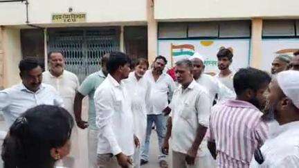 बुलंदशहर: गुलावठी क्षेत्र के गांव अकबरपुर झोझा में अज्ञात कारणों से महिला ने लगाई फांसी, पोस्टमार्टम के लिए भेजा गया शव