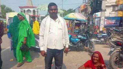 सुपौल: सेंट्रल बैंक के आगे उचक्कों ने बाइक की डिग्गी तोड़कर ₹98 हजार उड़ाए, पुलिस जांच में जुटी