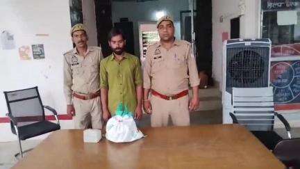 शामली: आदर्शमंडी पुलिस ने 24 पाउच देशी शराब के साथ सिक्का निवासी एक आरोपी को किया गिरफ्तार