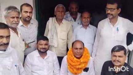 दाउदनगर: भखरुआं बाजार रोड स्थित प्रखंड राजद कार्यालय में राजद प्रखंड अध्यक्ष का चुनाव हुआ, देवेंद्र कुमार सिंह फिर बने अध्यक्ष