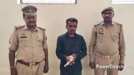 मऊ: सरधुवा थाना पुलिस ने एक अभियुक्त को 01 देशी तमंचा और 02 जिन्दा कारतूस के साथ किया गिरफ्तार