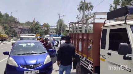 सोलन: शनिवार को सोलन में गाड़ियों की पासिंग प्रक्रिया पूरी, कमर्शियल गाड़ियों में डस्टबिन रखना हुआ अनिवार्य