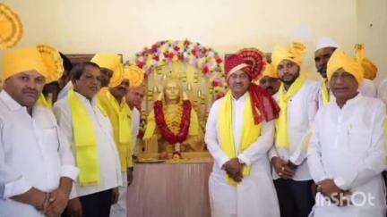 अहमदपूर: पुण्यश्लोकअहिल्यादेवी होळकर यांच्यात्रिशताब्दी जयंतीनिमित्त अहिल्यादेवीहोळकर चौकात सहकारमंत्री पाटील यांनी केले अभिवादन