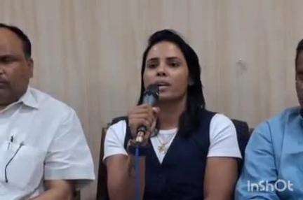हरिद्वार: पूर्व इंडियन हॉकी प्लेयर वंदना कटारिया ने भाजपा नेताओं के साथ की प्रेस वार्ता, CM धामी का जताया आभार