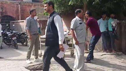 एटा: अलीगंज रोड़ गांव परोली के पास तेज रफ्तार आल्टो कार ने बाइक को मारी टक्कर, बाइक सवार दो भाई घायल, हालत गंभीर, M.C. से रेफर