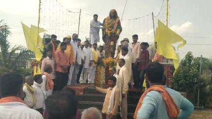 कळमनूरी: शहरासह तालुक्यात ठिकठिकाणी पुण्यश्लोक अहिल्यादेवी होळकर यांचा त्रिशताब्दी जन्मोत्सव मोठ्या उत्साहात साजरा