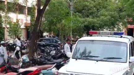 लातूर: शाळेत जाणाऱ्या मुलीचा पाठलाग; बोरगाव काळे येथील दोघांना सहा महिन्याचा कारावास व दंडाची शिक्षा