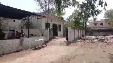 टीकमगढ़: दिगौड़ा क्षेत्र के खारई गांव में करंट लगने से एक व्यक्ति की मौत, पोस्टमार्टम के बाद शव परिजनों को सौंपा गया