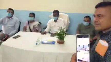 डुमरी: डुमरी सामुदायिक स्वास्थ्य केंद्र में टीवी पोषण किट का वितरण किया गया