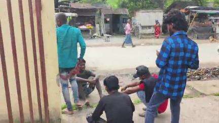 कटिहार: प्राणपुर जल्ला मोड़ के पास सड़क हादसे में एक व्यक्ति की मौत, शव पोस्टमार्टम के लिए भेजा गया