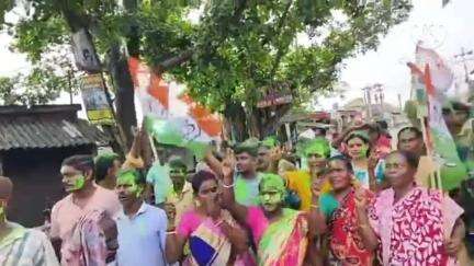 খানাকুল ১: ডিহিবাতপুর সমবায় সমিতির নির্বাচনে জয়ী তৃণমূল;আবির মেখে উচ্ছাসে মাতেন নেতা কর্মীরা
