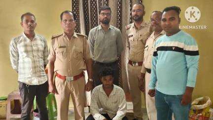 खैरागढ़ पुलिस ने विक्रमपुर क्षेत्र में कच्ची महुआ शराब जब्त कर एक व्यक्ति पर की कार्रवाई
