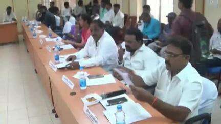పిఠాపురం మున్సిపల్ కౌన్సిల్ సమావేశం, పలు అంశాలపై మున్సిపల్ అధికారులను నిలదీసిన కౌన్సిలర్లు.