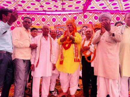 डीग: शहर के मेला मैदान के एक निजी मैरिज होम में अहिल्याबाई होल्कर की जयंती मनाई गई, गृह राज्य मंत्री ने की शिरकत