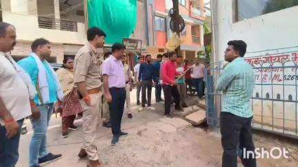 गुना नगर: आशीर्वाद रोड पर 15 फीट सार्वजनिक रास्ते पर अतिक्रमण, कलेक्टर से शिकायत के बाद प्रशासन ने हटाया