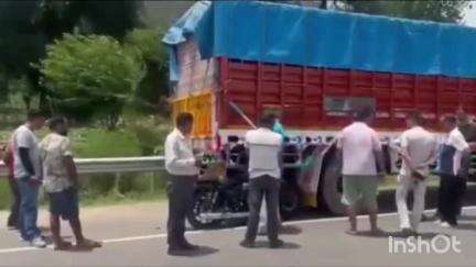 बल्ह: नेरचौक-डडौर सड़क पर ओवरस्पीड के कारण बाइक सवार ट्रक से टकराया, गंभीर रूप से हुआ घायल