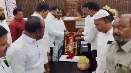 రాయచోటి మాజీ ఎమ్మెల్యే, మాజీ ఎంపీ సుగావాసి పాలకొండ్రాయుడికి నివాళులర్పించిన మున్సిపల్ కౌన్సిల్