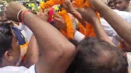 बिंद: बिंद फोरलेन चौक पर समर्थकों ने मंत्री रेणु देवी का जोरदार स्वागत किया