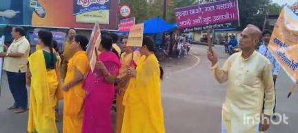 गुना नगर: विश्व तंबाकू निषेध दिवस पर गायत्री परिवार ने गायत्री मंदिर से रैली निकालकर मानव श्रृंखला बनाई
