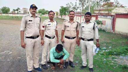 शाजापुर: थाना बेरछा पुलिस ने ₹2 लाख 35 हजार के चोरी के सामान के साथ आरोपी को किया गिरफ्तार