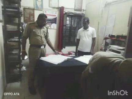 तुलसीपुर: अपर पुलिस अधीक्षक ने महराजगंज तराई थाना का किया औचक निरीक्षण
