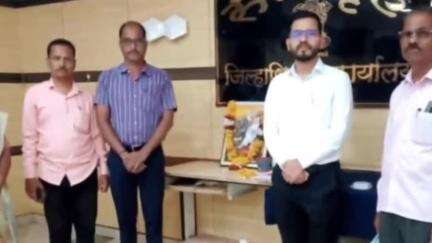 हिंगोली: पुण्यश्लोक अहिल्याबाई होळकर यांना जयंतीनिमित्त जिल्हाधिकारी कार्यालयात अभिवादन