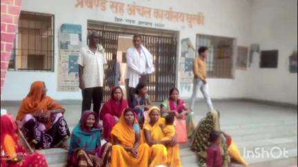 धुरकी: धुरकी प्रखंड के पारस पानी के आवास लाभुकों ने बालू की किल्लत को लेकर बीडीओ से की मुलाकात