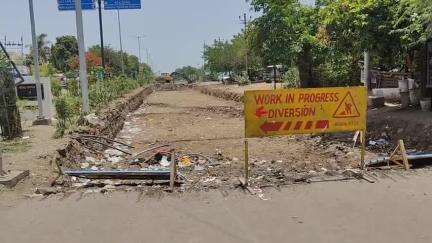 મનપા દ્વારા શહેરના મોટાભાગના વિસ્તારમાં રોડ ખોડી નાખવામાં આવતા લોકોને મુશ્કેલી #jansamasya