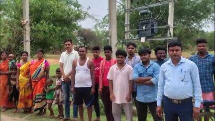 विधायक कल्पना सोरेन के प्रयास से हड़माडीह गांव में जला ट्रांसफार्मर बदला गया