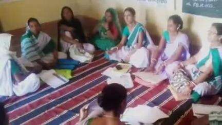 देवघर: उपायुक्त के निर्देशानुसार गांव-गांव में चल रहा 'चुप्पी तोड़ो, स्वस्थ रहो' अभियान