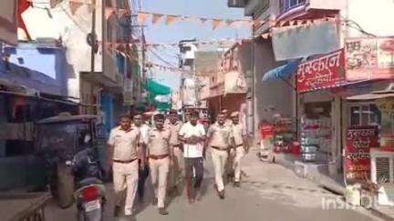 झालरापाटन: नगरपालिका अध्यक्ष के पति से फिरौती मांगने वाले हिस्ट्रीशीटर की झालरापाटन पुलिस ने निकाली परेड