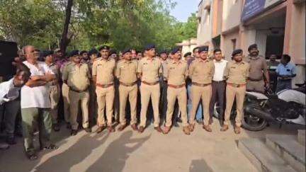 હિંમતનગર: જિલ્લા પોલીસવાળાની કચેરી ખાતે ઓપરેશન શિલ્ડ મોકડ્રીલ યોજાઇ