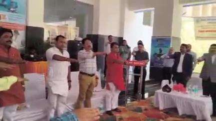 अनूपपुर: जिला अस्पताल में तंबाकू निषेध दिवस पर जागरूकता कार्यक्रम का हुआ आयोजन, कोल जनजाति विकास प्राधिकरण के अध्यक्ष हुए शामिल