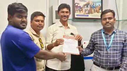 జమ్మలమడుగు: యువతకు వ్యక్తిగత రుణాలు మంజూరు చేయాలని కోరుతూ DYFI ఆధ్వర్యంలో పట్టణంలో కెనరా బ్యాంకు మేనేజర్‌కు వినతి