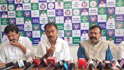 రాష్ట్రంలో అరాచకాలు, హత్యలు పెరిగి సంక్షోభం: మేయర్ సురేష్ బాబు
