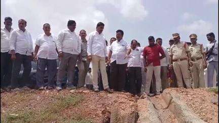 కర్నూల్ నందికొట్కూరు 340C నేషనల్ హైవేను తనిఖీ చేసిన మంత్రి బీసీ జనార్దన్ రెడ్డి, పనుల నాణ్యతపై ఆగ్రహం వ్యక్తం