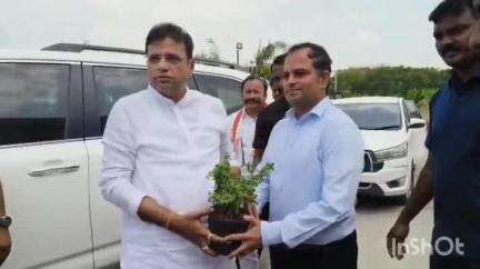 భూపాలపల్లి: సరస్వతి పుష్కరాలు విజయవంతం చేసిన జిల్లా అధికారులను సిబ్బందిని అభినందించిన మంత్రి శ్రీధర్ బాబు