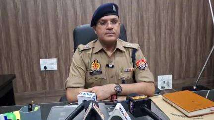 इटावा: बकेवर के एक होटल मैनेजर के अपहरण के प्रयास और मारपीट के वीडियो मामले में SP क्राइम ने कहा- सुसंगत धाराओं में मुकदमा दर्ज