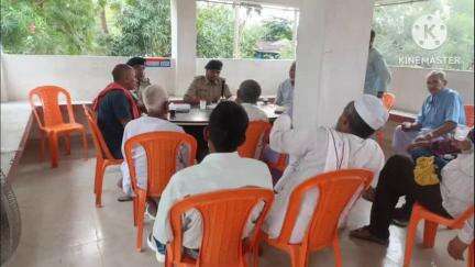 बीरपुर: बीरपुर थाना के प्रतीक्षालय भवन में बकरीद पर्व को लेकर शांति समिति की बैठक आयोजित