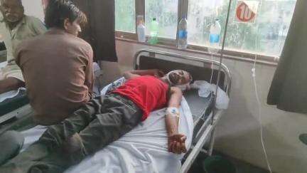 अकलेरा: सरड़ा गांव में ट्रेकर ने फल-फ्रूट की दुकान को टक्कर मारी, विक्रेता के साथ की मारपीट, घायल जिला अस्पताल में भर्ती