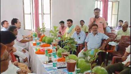 ताजपुर: प्रखंड कृषि कार्यालय में प्रखंड स्तरीय शारदीय खरीफ महाअभियान के तहत प्रशिक्षण वितरण कार्यक्रम का आयोजन