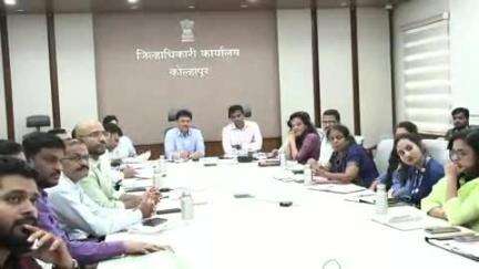 करवीर: घरकुल लाभार्थ्यांना 5 ब्रास पर्यंत मोफत वाळू उपलब्ध करून देण्याच्या धोरणाची प्रभावी अंमलबजावणी करा - पालकमंत्री आबिटकर
