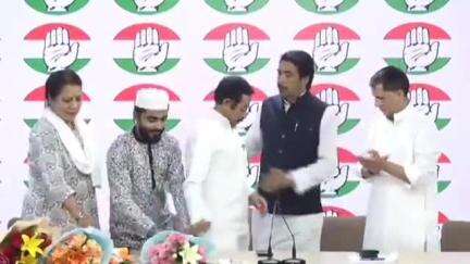 বসিরহাট ২: জাতীয় কংগ্রেসের যোগ দিলেন পীরজাদা খোবায়েব আমিন, খোলাপোতা থেকে প্রতিক্রিয়া দিলেন তৃণমূল নেতা জুনায়েদ খান