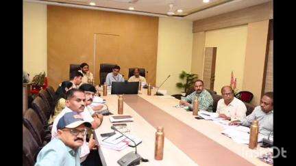 धार: धार में भारत सरकार के संयुक्त सचिव की अध्यक्षता में नर्मदा समूह जलप्रपात योजना के कार्यों की समीक्षा बैठक