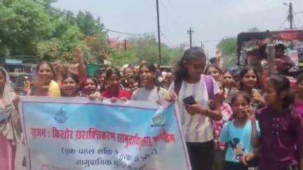 सागर: कैंट थाना पुलिस ने बच्चों को पुलिस की कार्यप्रणाली से कराया अवगत