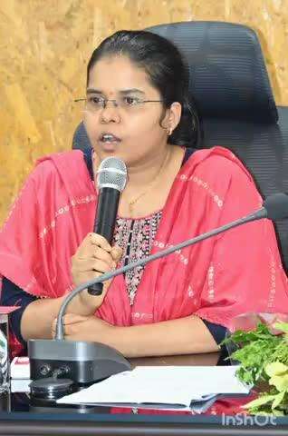 चतरा: चतरा समाहरणालय में उपायुक्त ने विश्व तंबाकू निषेध दिवस पर अधिकारियों के साथ की बैठक