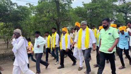 परभणी: टाकळी कुंभकर्ण येथे पुण्यश्लोक अहिल्याबाई होळकर स्मारक पाटीचे अनावरण