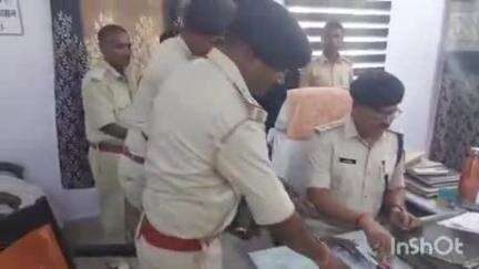 लखनौर: लौफ़ा सहनी मोड़ पर लखनौर पुलिस ने देसी पिस्टल के साथ तीन बदमाशों को किया गिरफ्तार