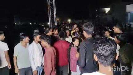 बहराइच: नई बस्ती बक्शीपुरा रेलवे क्रॉसिंग के पास ट्रेन की चपेट में आकर मां-बेटे की हुई मौत, पुलिस जांच में जुटी