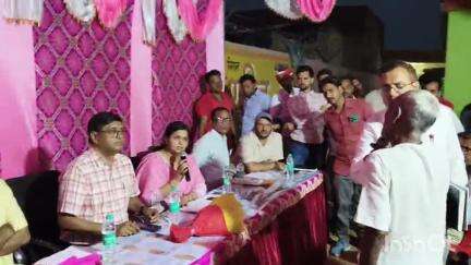 अतरौली: ग्राम सिहावली में पंचायती राज विभाग के विशेष सचिव राजेश तियागी ने जन चौपाल लगाकर ग्रामीणों की समस्याएं सुनीं